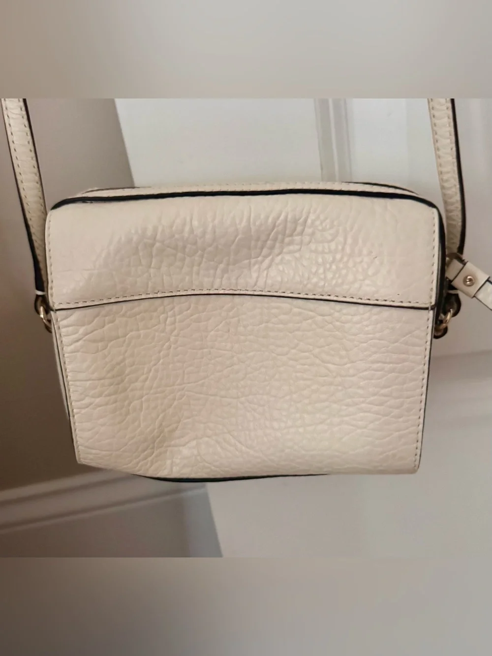 Like New! Kate Spade Crossbody Bag in off white